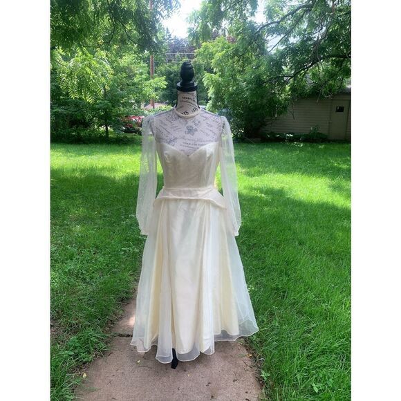VINTAGE 1950’s Pinup Peplum Pearl Satin & Lace Wedding Gown, Medium - Picture 12 of 12